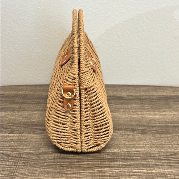 🔥LAST ONE🔥 ~ Tommy Bahama Woven Bag w/Removable Crossbody Strap - Picture 4 of 10